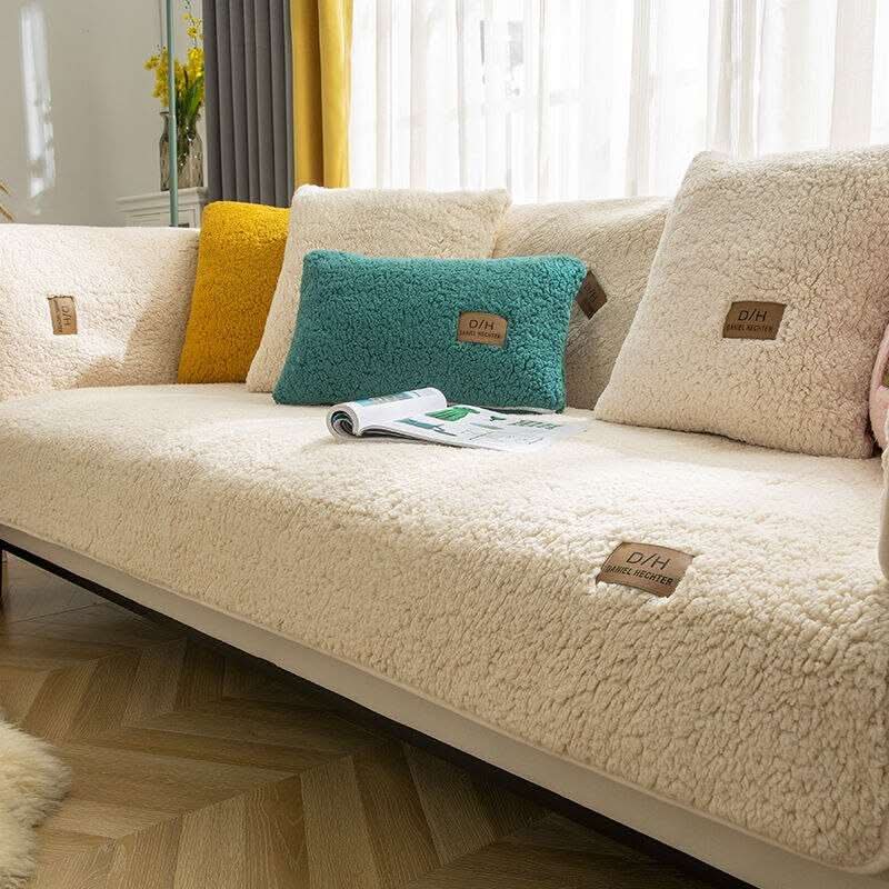 Ultra-Soft Lamb Cashmere Sofa Cover – Plush Effect & Non-Slip 